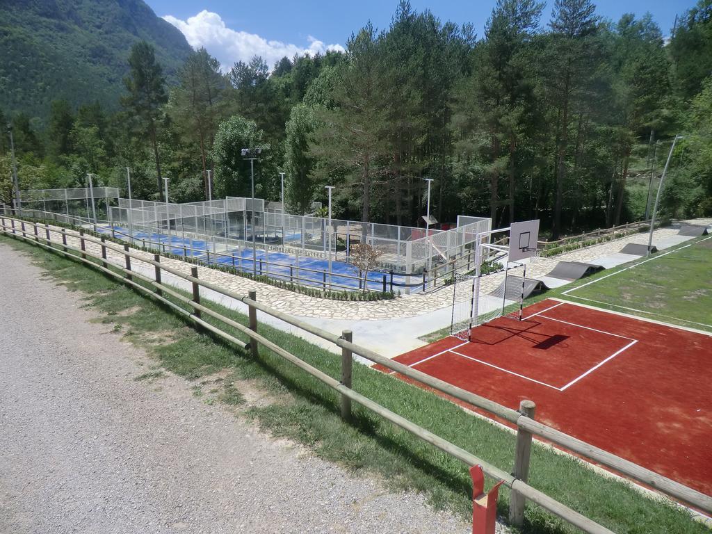 Camping L'Espelt La Pobla de Lillet Exterior photo