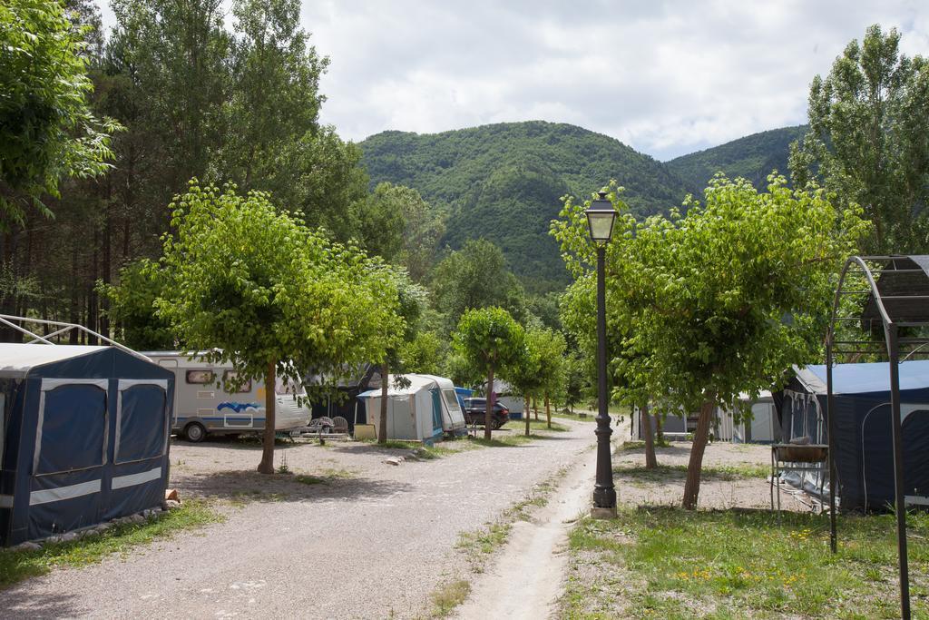 Camping L'Espelt La Pobla de Lillet Exterior photo