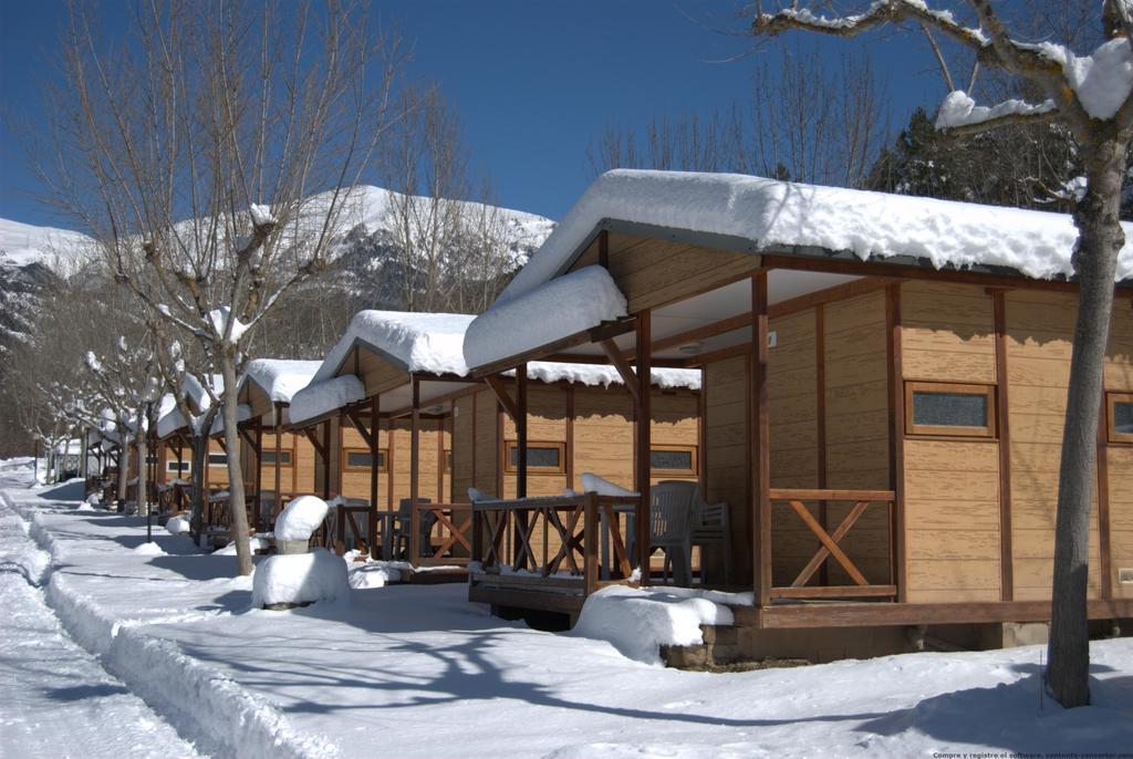 Camping L'Espelt La Pobla de Lillet Exterior photo