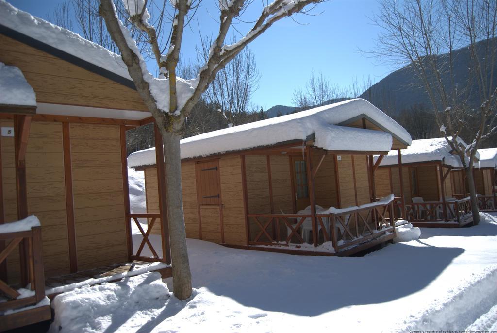 Camping L'Espelt La Pobla de Lillet Exterior photo